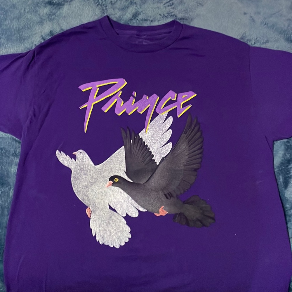 Graphic tee